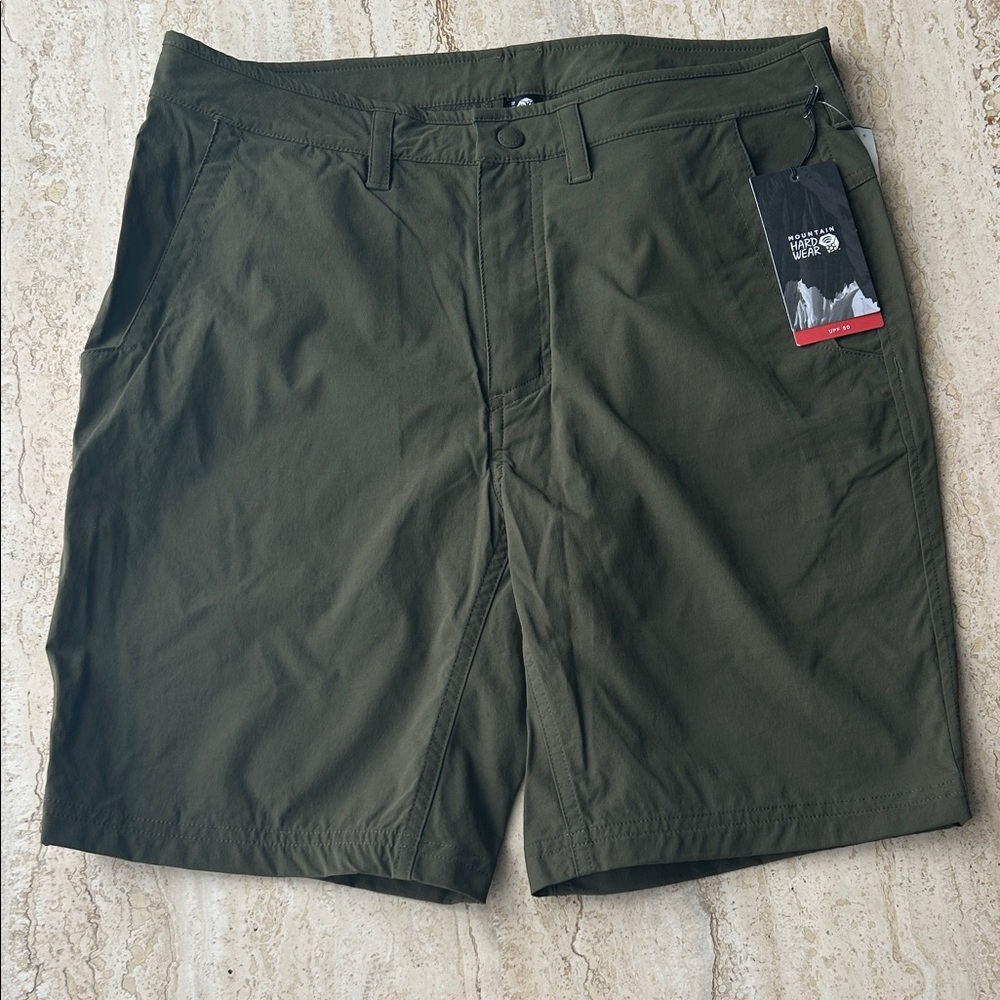 NEW Mountain Hardwear Hiking Sun Protection Men's Olive Shorts size 30